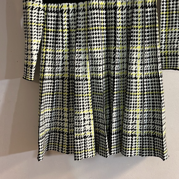 Karen Millen Check Knit Funnel Neck Skater Dress

Size L - Picture 6 of 8